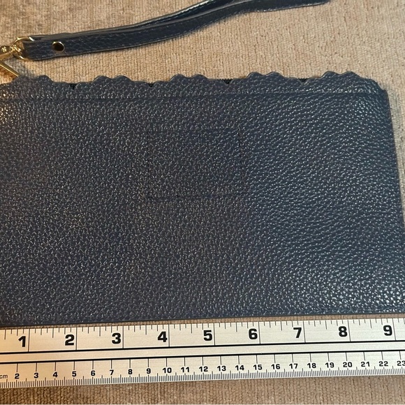 MARK & HALL SCALLOPED CUTOUT DESIGN Navy Clutch Wristlet - Picture 4 of 5